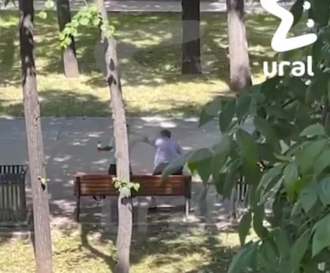 В Екатеринбурге девушка всадила нож в спину любимого мужчины | Ревнивая свердловчанка ранила любимого мужчину ножом