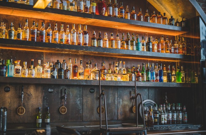 В Челябинске выставили по скидке водку к Международному дню защиты детей