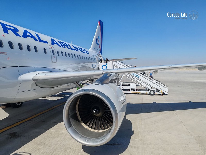 Второй пилот самолёта, севшего в пшеничное поле, готов вернуться к работе | Второй пилот лайнера, севшего в поле под Новосибирском, возвращается на работу