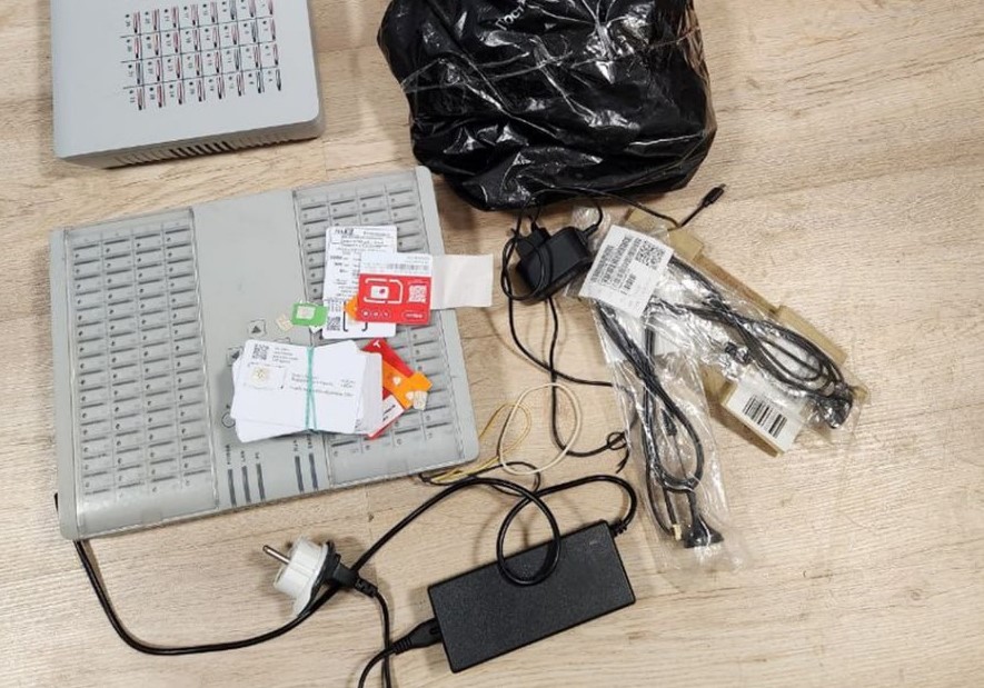 В Екатеринбурге у подельников мошенников изъяли более двух тысяч сим-карт  | Более двух тысяч сим-карт изъяли силовики в Екатеринбурге 