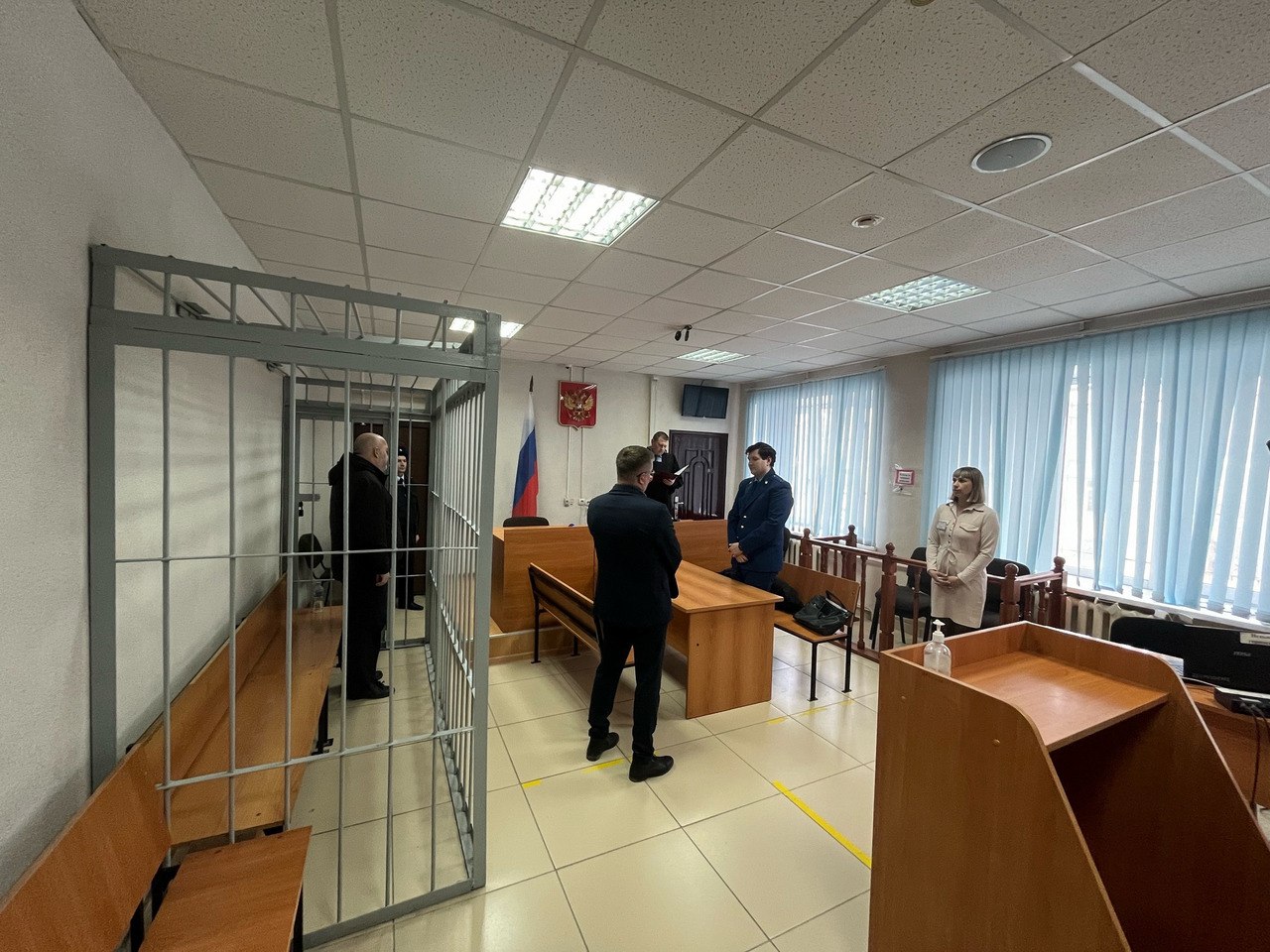 Из СИЗО — домой. Суд смягчил меру пресечения водителю автобуса, перевозившего хоккейную команду | На Урале суд выпустил из СИЗО водителя автобуса, погубившего четверых человек Из СИЗО — домой. Суд смягчил меру пресечения водителю автобуса, перевозившего хоккейную команду | На Урале суд выпустил из СИЗО водителя автобуса, погубившего четверых человек