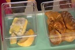 Участников форума «Утро-2013» угостили просроченными продуктами с плесенью