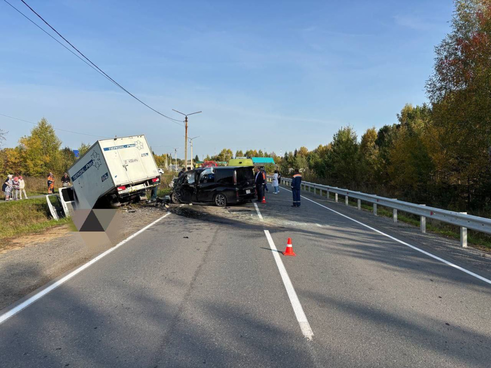 Мужчина и женщина разбились в ДТП в Тюменской области  | В Тюменской области в ДТП погибли мужчина и женщина 