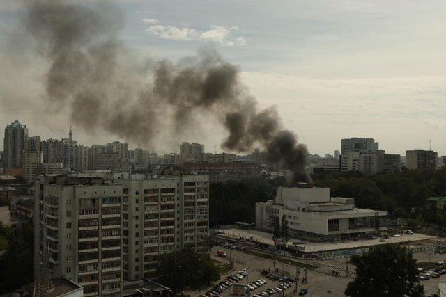 Разобрали и сожгли. В Екатеринбурге горит ТЮЗ