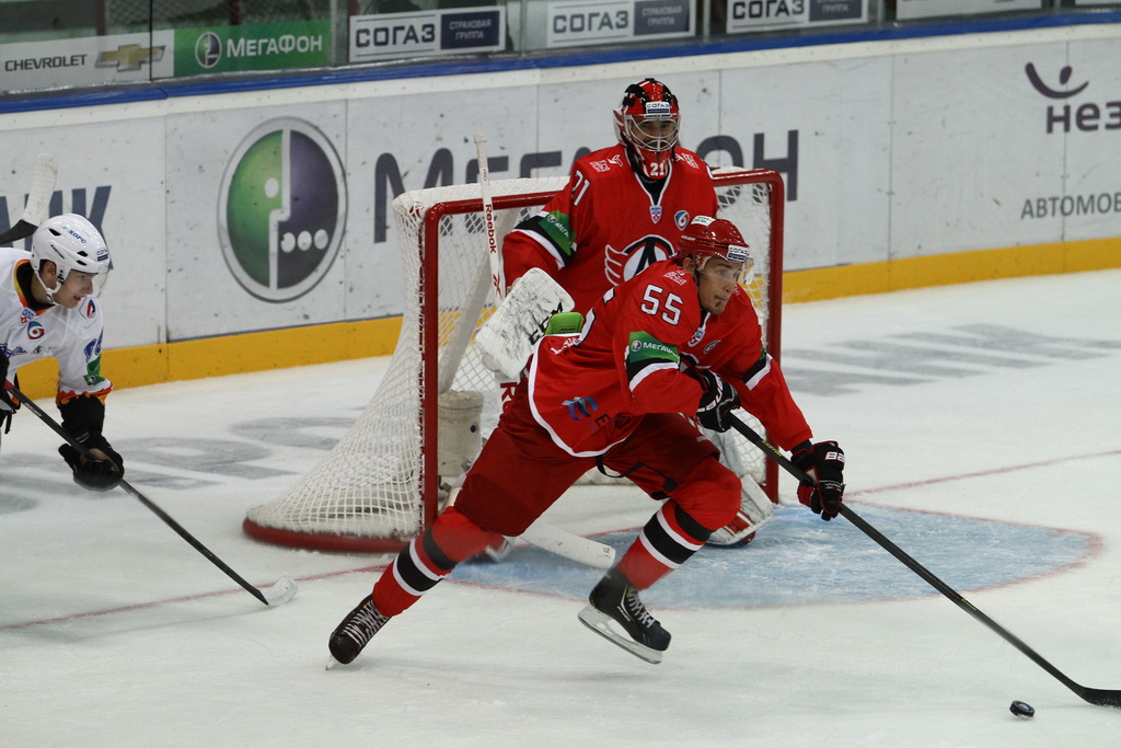 Хоккеисты из Екатеринбурга задержались в Челябинске из-за болезни