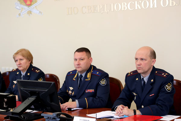 Начальник ГУФСИН России по Свердловской области, а также члены ОНК региона приняли участие в «Прямом разговоре» с руководством ФСИН России
