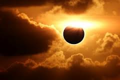 Завтра нас ждет уникальное солнечное затмение Завтра нас ждет уникальное солнечное затмение