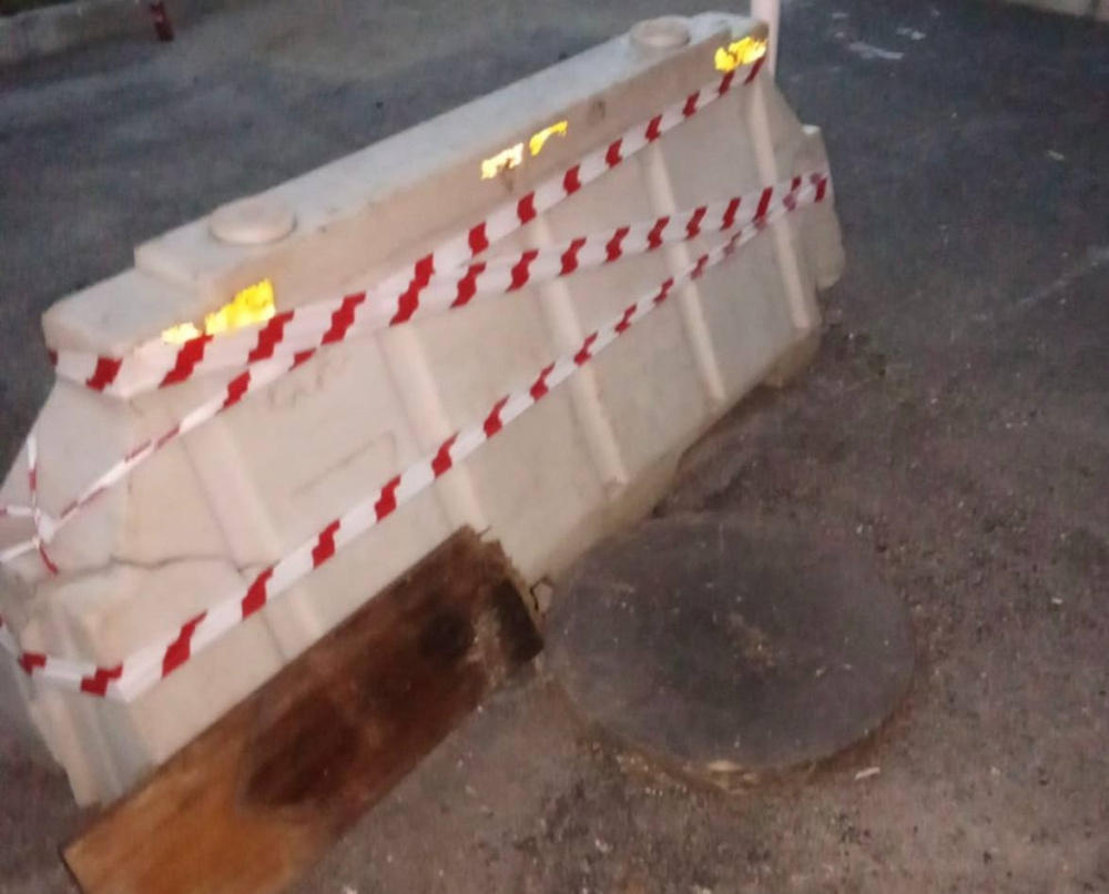 Двухлетний мальчик провалился в открытый люк в Каменске-Уральском | В Каменске-Уральском двухлетний мальчик упал в открытый люк