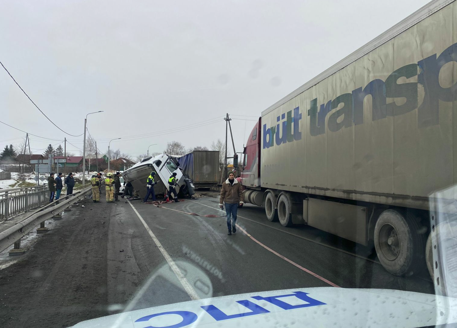 ДТП на трассе Екатеринбург — Шадринск — Курган: Движение закрыто из-за столкновения двух грузовиков