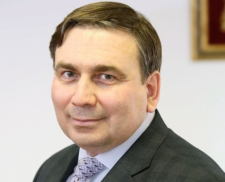 На Урале уволился министр, работавший ещё при губернаторе Росселе  | Свердловский министр ЖКХ уволился после скандалов с подчинёнными 