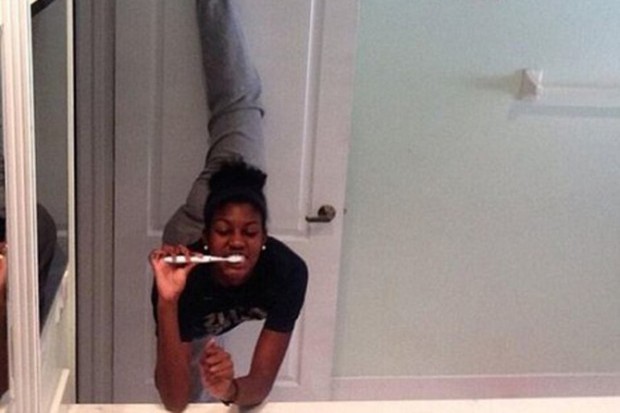 Селфи способствует распространению вшей Селфи способствует распространению вшей