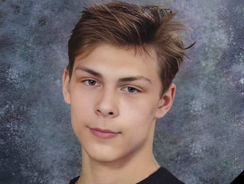 В Сысерти разыскивают двух мужчин после жестокого убийства 18-летнего парня | В Сысерти ищут подозреваемых в убийстве 18-летнего Данила Белкина В Сысерти разыскивают двух мужчин после жестокого убийства 18-летнего парня | В Сысерти ищут подозреваемых в убийстве 18-летнего Данила Белкина