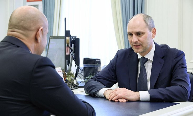 Уральский полпред дал напутствия врио свердловского губернатора Паслеру  | Денис Паслер получил напутствия от уральского полпреда 