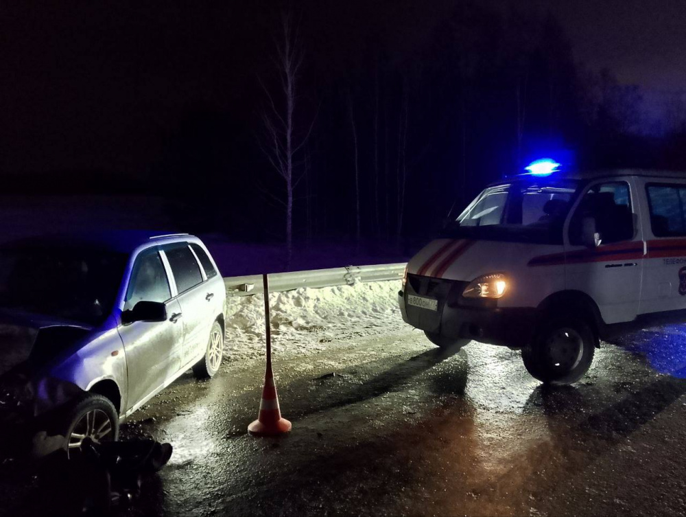 В Тюменской области в ДТП погибли две девочки и их родители  | Две девочки и их родители погибли в ДТП на тюменской трассе 