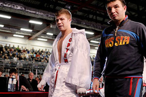 Титулованный боксер избил до комы покупателей, сделавших ему замечание