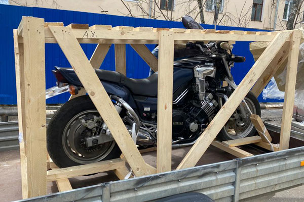 Мотоциклы и автозапчасти в посылках: уральские организации отправили почтой из Екатеринбурга 1 500 тонн крупногабаритного груза