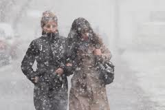 Москву заваливает снегом