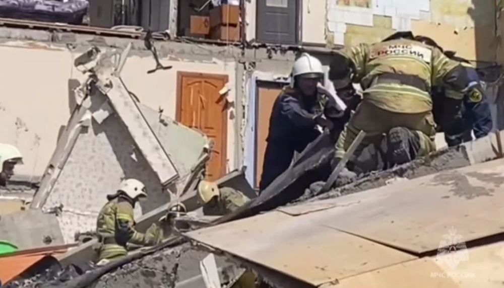 Один человек погиб после обрушения части пятиэтажки в Нижнем Тагиле | На Урале человек погиб после обрушения пятиэтажки