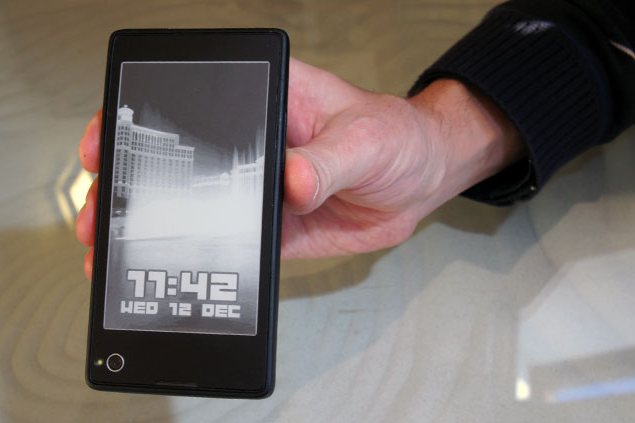 В России появился новый смартфон. Apple напрягся