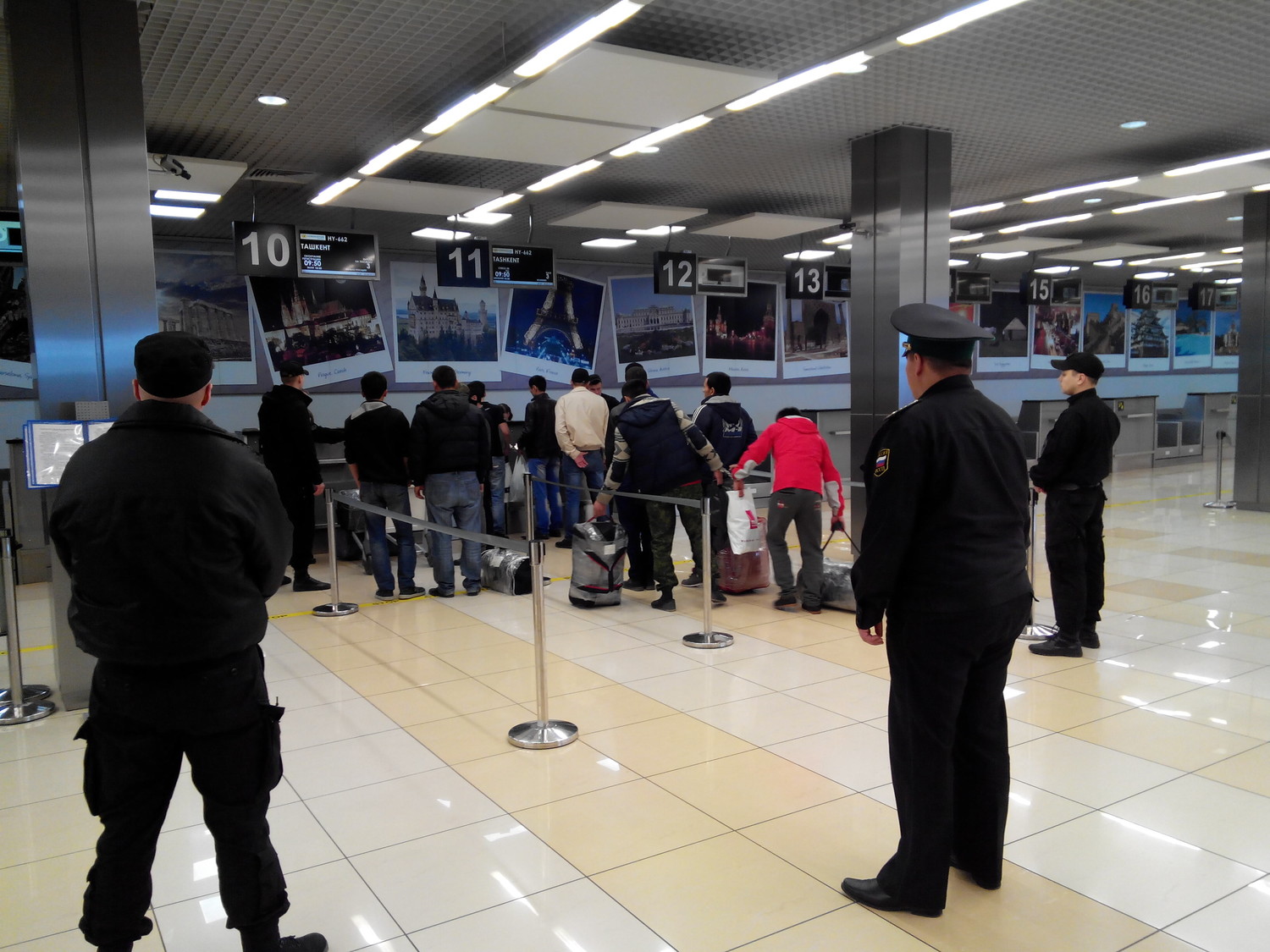 Количество отбывающих равно количеству прибывающих