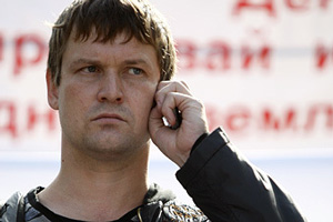 Помощник депутата Пономарева объявлен в федеральный розыск