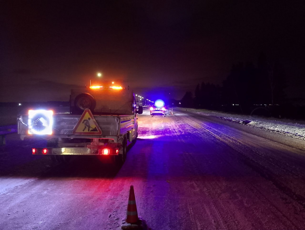 При нём была только бутылка водки — на тюменской трассе погиб мужчина | В Тюменской области мужчина погиб на трассе При нём была только бутылка водки — на тюменской трассе погиб мужчина | В Тюменской области мужчина погиб на трассе