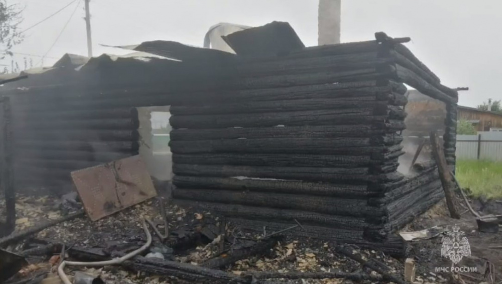 В Ярковском районе мужчина погиб при пожаре | В Тюменской области при пожаре погиб мужчина