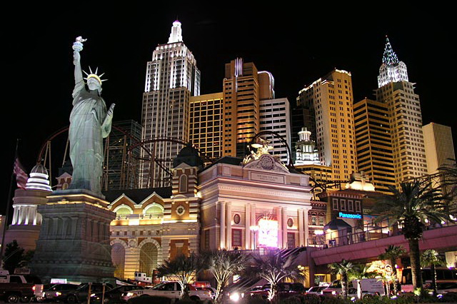 В Лас-Вегасе таксист вернул счастливчику забытый выигрыш