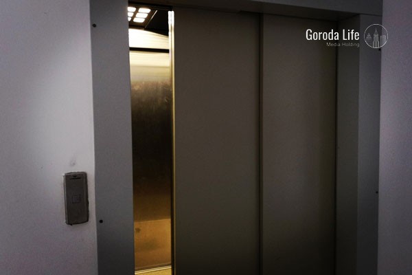 На Урале упал лифт с девушкой