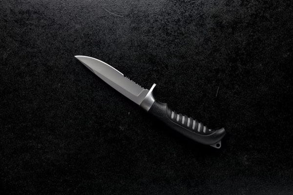 «Уходим быстрее, они тебя убьют за это»: парня ударили ножом в шею на улице Вайнера в Екатеринбурге | В Екатеринбурге парня ударили ножом в шею