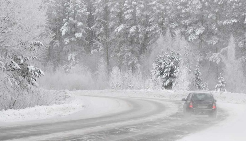 8 января местами в Свердловской области ожидается ветер с порывами до 15 м/с, сильный снег, метели, на дорогах гололедица