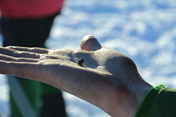 Ученые из УрФУ нашли и показали всем частицы «Челябинского метеорита». ФОТО