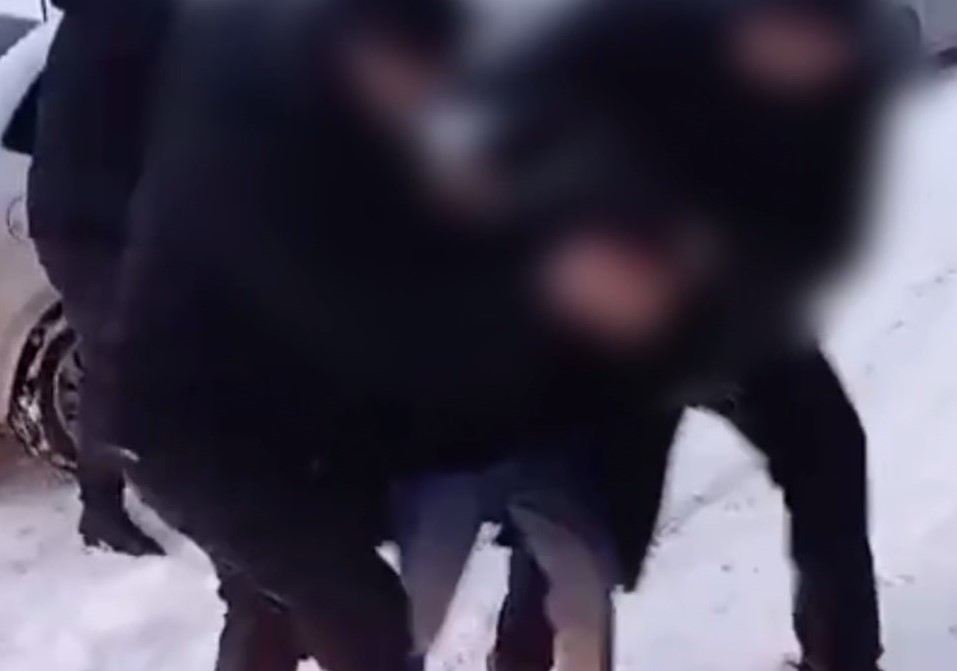 Крестились и крали — челябинский храм обворовали во время важной церемонии  | В Челябинске цыгане попались на краже икон из храма 