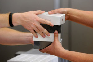 Apple продала пять миллионов новых iPhone за три дня