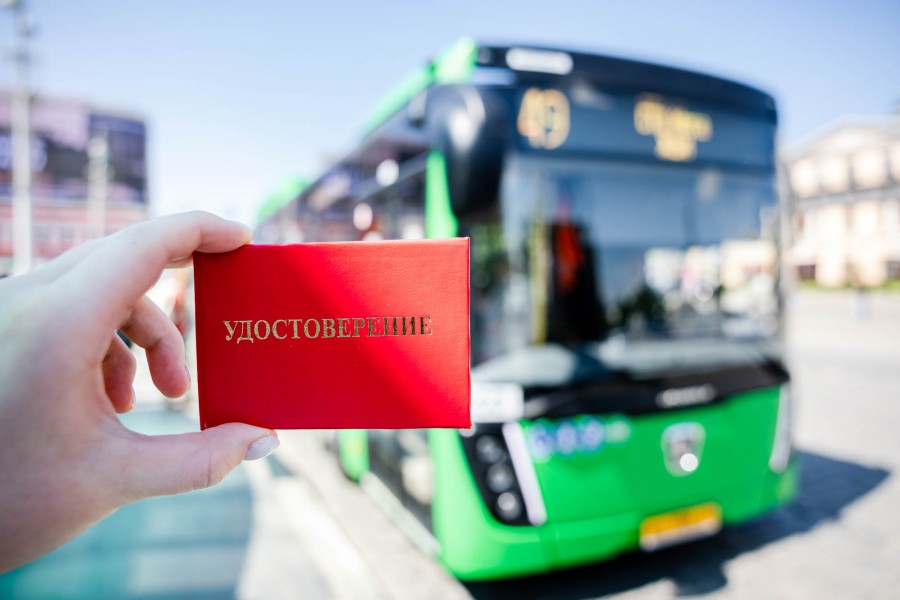 В общественном транспорте Екатеринбурга нашли 2500 безбилетников  | 2500 «зайцев» поймали в общественном транспорте Екатеринбурга 