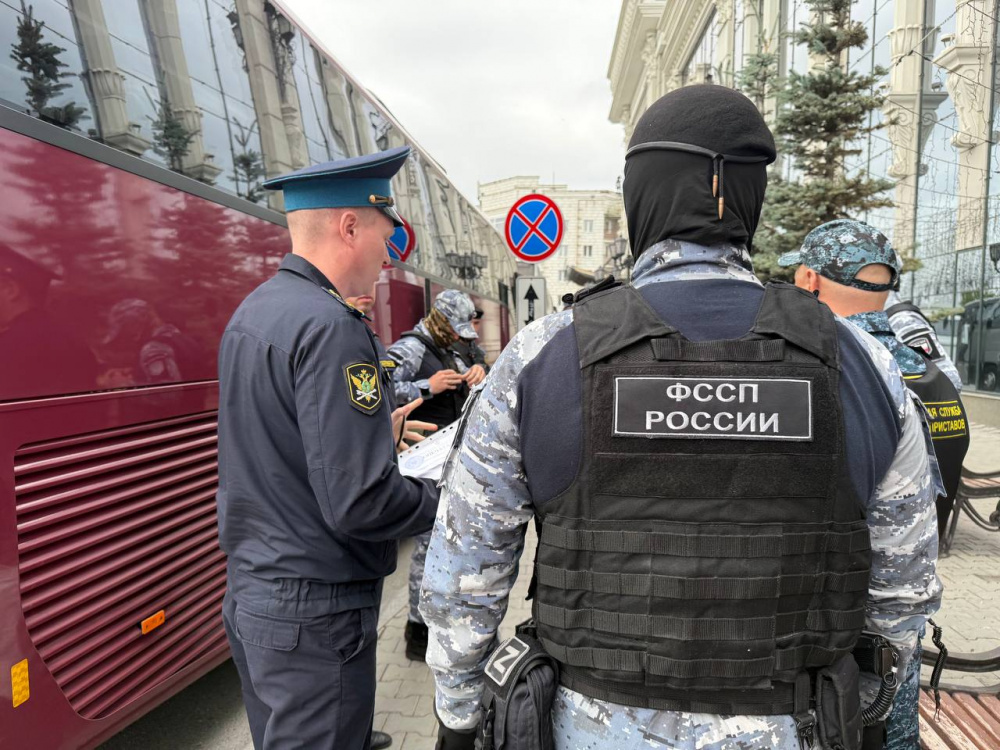 Приставы опечатали входы в ТРЦ «Гринвич» в Екатеринбурге | В Екатеринбурге приставы опечатали ТРЦ «Гринвич» 