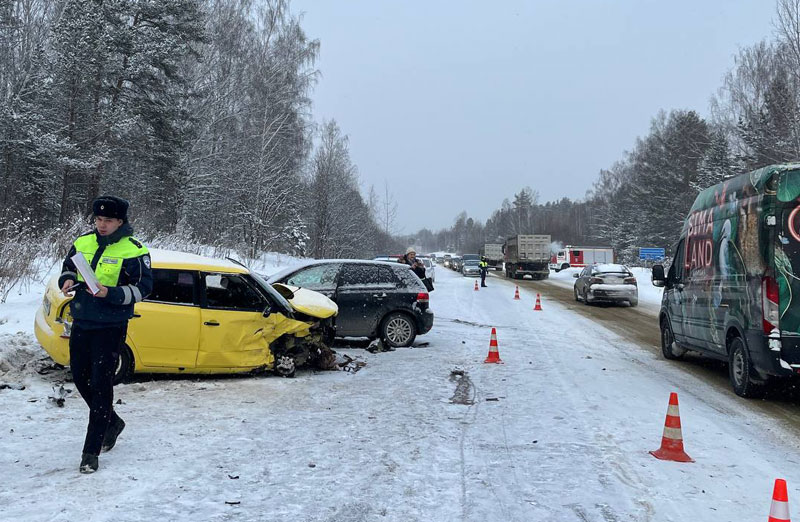 ДТП на 9-м км трассы «Верхняя Пышма – Невьянск»: пострадал годовалый ребёнок | На автодороге «Верхняя Пышма – Невьянск» произошло ДТП с участием ребёнка