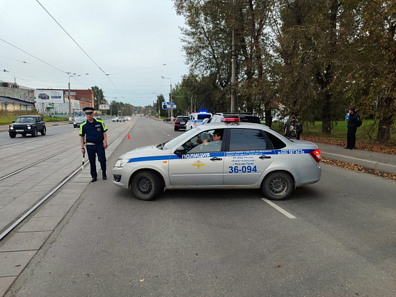 В Нижнем Тагиле женщина погибла за рулём автомобиля  | Женщина-водитель погибла на Урале во время езды 