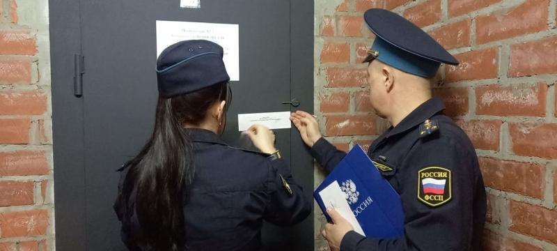 Стрелковый клуб «Леон» в Екатеринбурге закрыли на 25 суток — приставы опечатали вход | В Екатеринбурге опечатали стрелковый клуб «Леон» на 25 суток Стрелковый клуб «Леон» в Екатеринбурге закрыли на 25 суток — приставы опечатали вход | В Екатеринбурге опечатали стрелковый клуб «Леон» на 25 суток