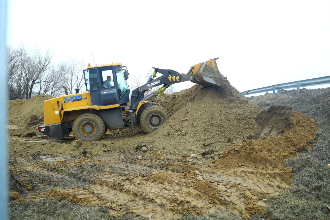 С паводком борются сообща. В Зауралье стягивают силы МЧС | В Зауралье собирают силы МЧС для борьбы с паводком