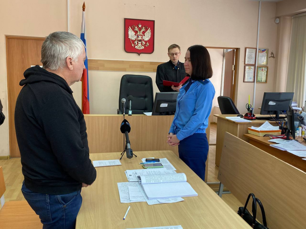 Суд вынес приговор уральцу, в грузовик которого на полной скорости врезалась «Лада»  | 67-летнему уральцу вынесли приговор после гибели четверых парней в ДТП 