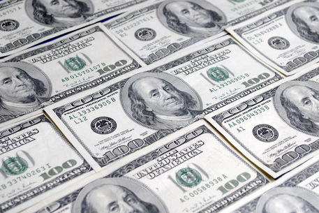 Доллар подрос до 54 рублей