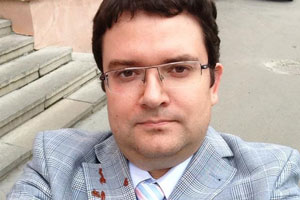 В Екатеринбурге хулиганы облили кетчупом кандидата в депутаты Александра Предеина