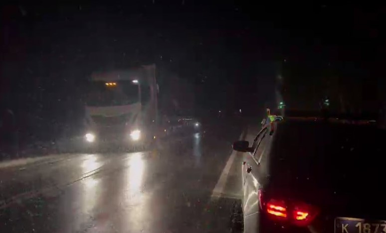 Водители, будьте осторожны! Важное заявление ГИБДД  | ГИБДД призвала водителей к осторожности в условиях снегопадов 