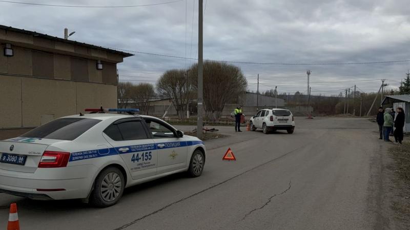 ДТП с ребёнком на Урале — девочка на велосипеде столкнулась с «Рено Дастер» и попала в больницу | Девочка на велосипеде врезалась в кроссовер под Первоуральском
