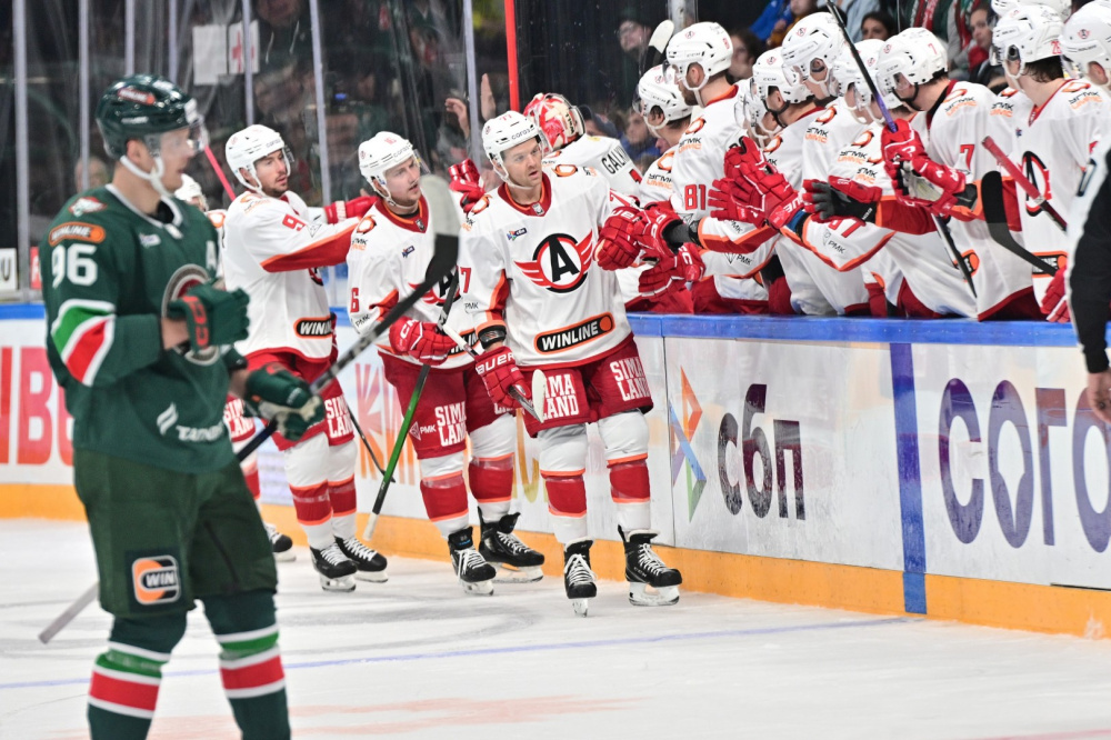 Накидали сразу шесть шайб — «Автомобилист» одержал уверенную победу над «Ак Барсом» | «Автомобилист» разгромил «Ак Барс» со счётом 6:3 Накидали сразу шесть шайб — «Автомобилист» одержал уверенную победу над «Ак Барсом» | «Автомобилист» разгромил «Ак Барс» со счётом 6:3