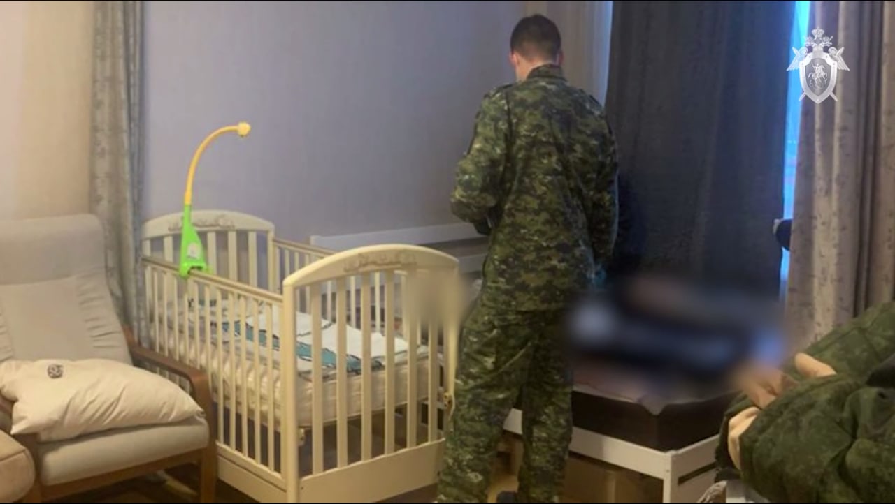 СКР показал видео из квартиры, в которой убили троих детей