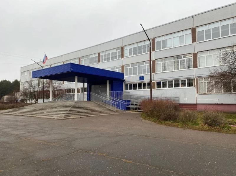 Нападение на педагога в Пермском крае — ученик ранил женщину ножом, она в тяжёлом состоянии | В пермской школе подросток ударил ножом учительницу из-за экзамена Нападение на педагога в Пермском крае — ученик ранил женщину ножом, она в тяжёлом состоянии | В пермской школе подросток ударил ножом учительницу из-за экзамена