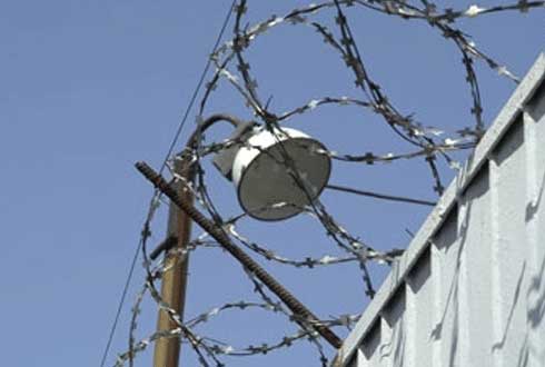 Сотрудник колонии в Невьянске регулярно получал взятки. Поймали