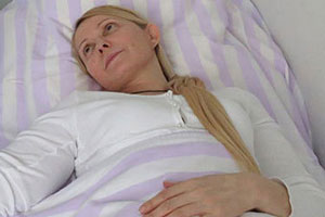 Тимошенко устроила лежачий протест на бетонном полу